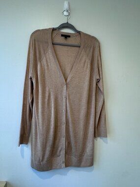 Banana Republic Beige/Tan Cardigan – Size M – Soft Neutral 🔥